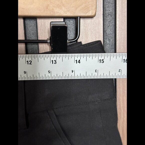 Alice + Olivia Mini Shorts 4 Womens Black Low Rise Flat Front - Picture 3 of 8